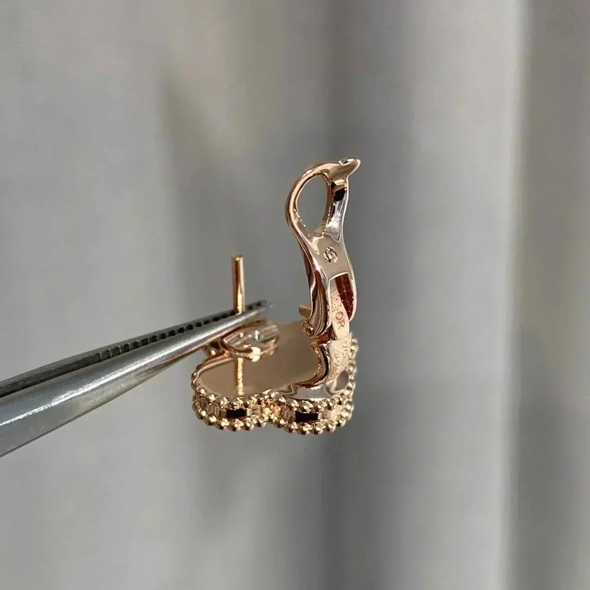 [⭐Novea]CLOVER MEDIUM 1 MOTIFS  PINK MOP DIAMOND EARRINGS