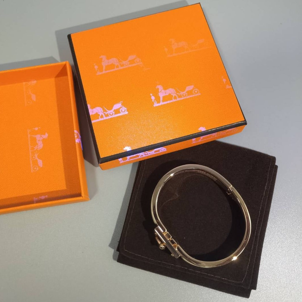 [⭐Novea]H GREY BRACELET