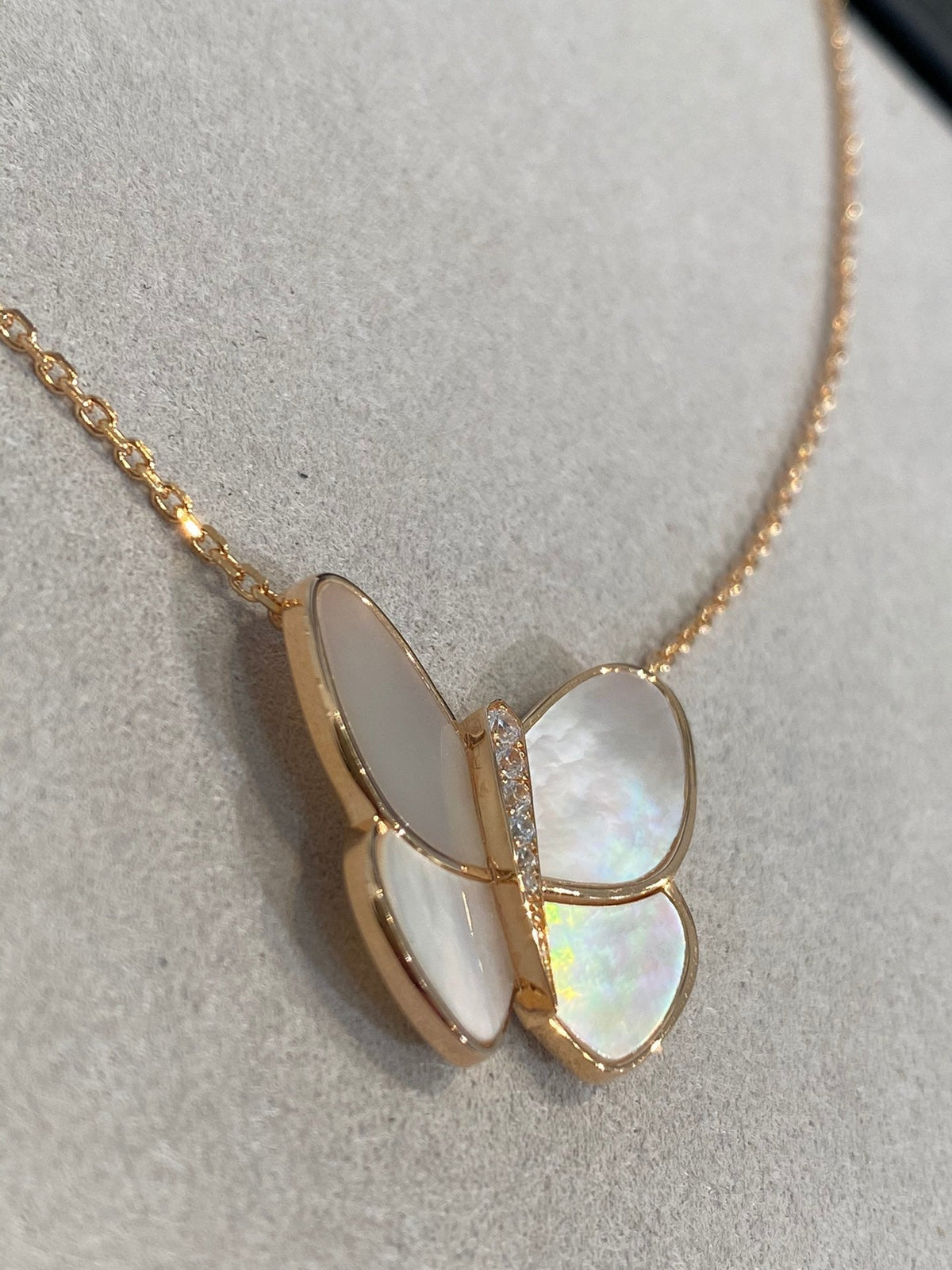 [⭐Novea]BUTTERFLY GOLD MOP DIAMOND NECKLACE