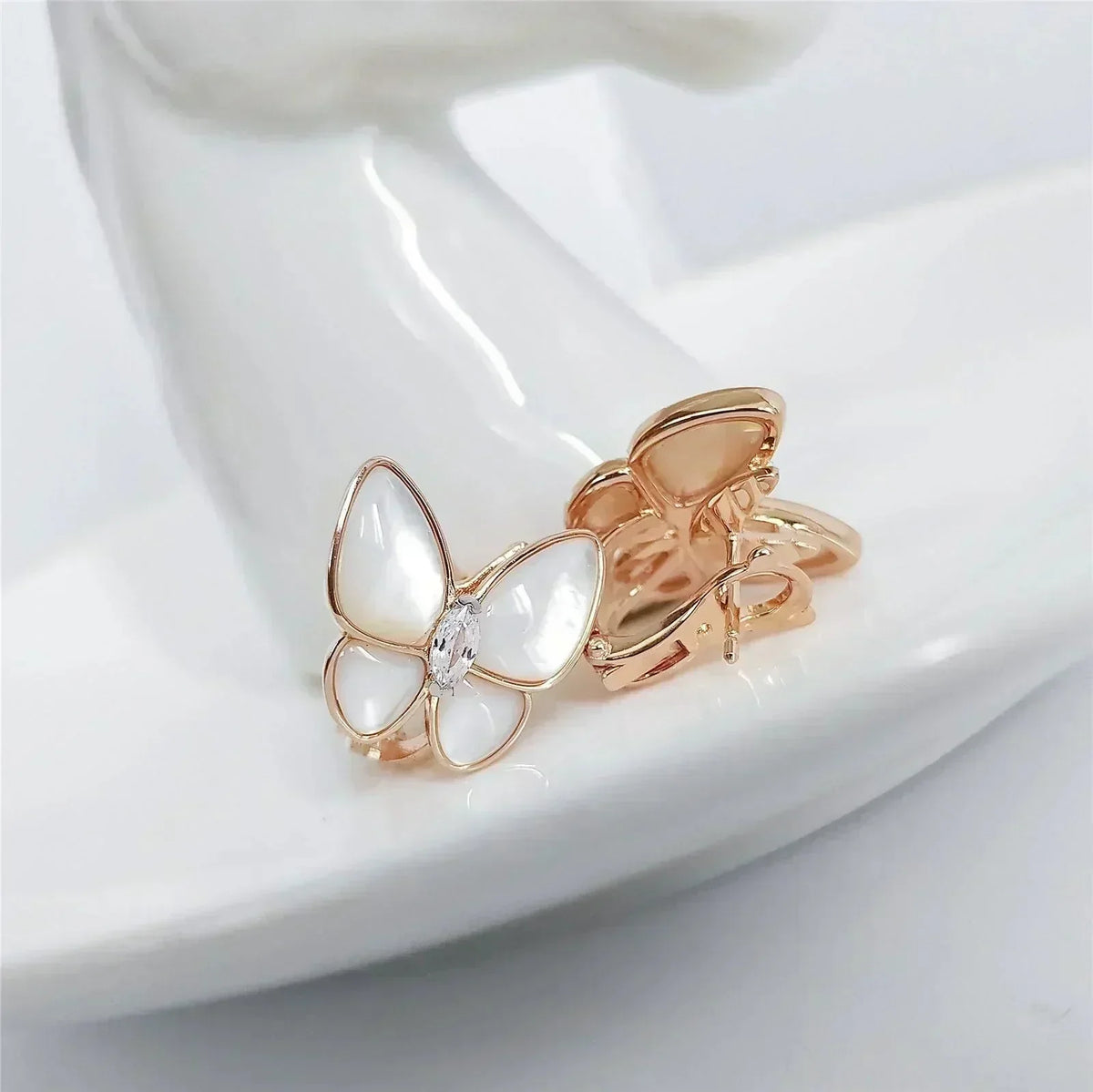 [⭐Novea]BUTTERFLY MOP DIAMOND EARRINGS