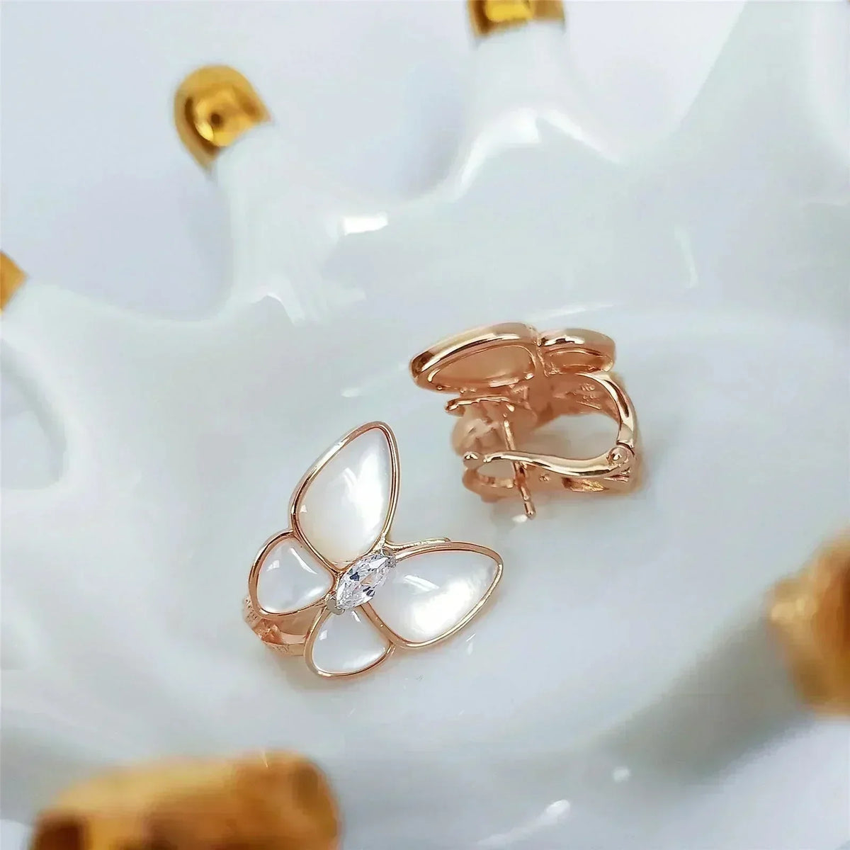 [⭐Novea]BUTTERFLY MOP DIAMOND EARRINGS