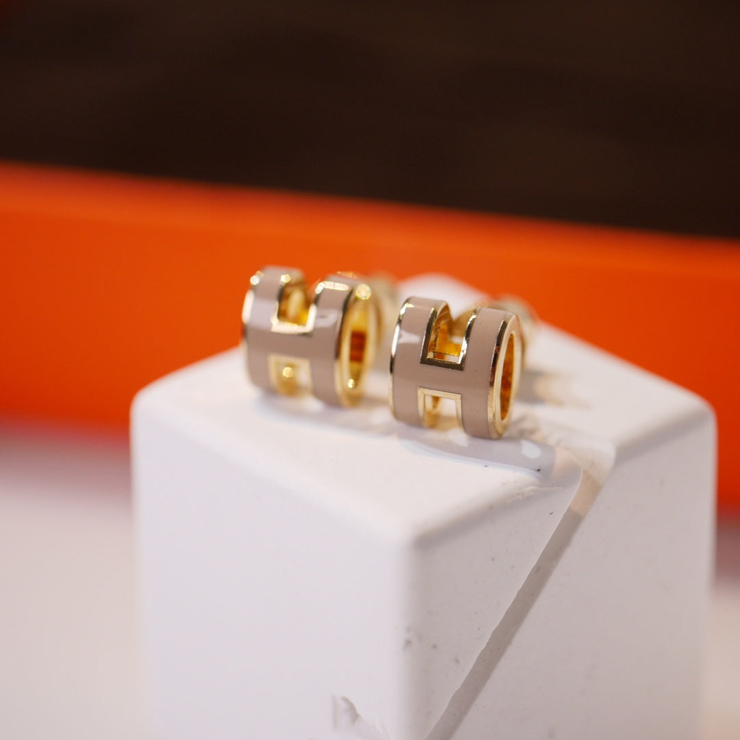 [⭐Novea]MINI POP H GOLD EARRINGS GREY