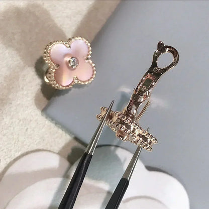 [⭐Novea]CLOVER MEDIUM 1 MOTIFS  PINK MOP DIAMOND EARRINGS
