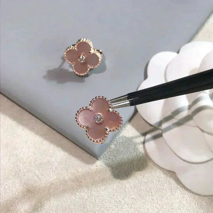 [⭐Novea]CLOVER MEDIUM 1 MOTIFS  PINK MOP DIAMOND EARRINGS