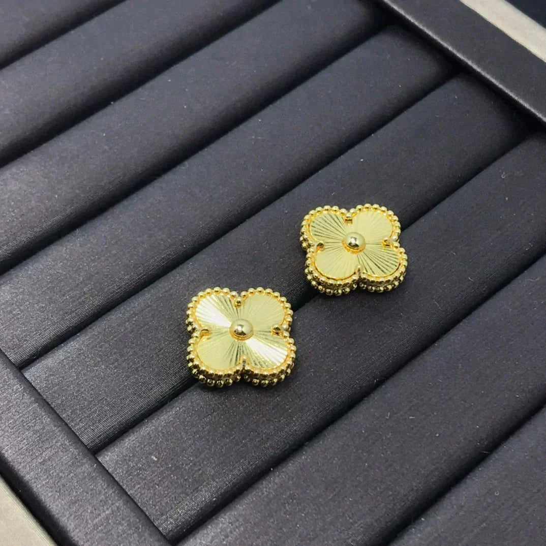 [⭐Novea]CLOVER MINI 9.5MM LASER EARRINGS