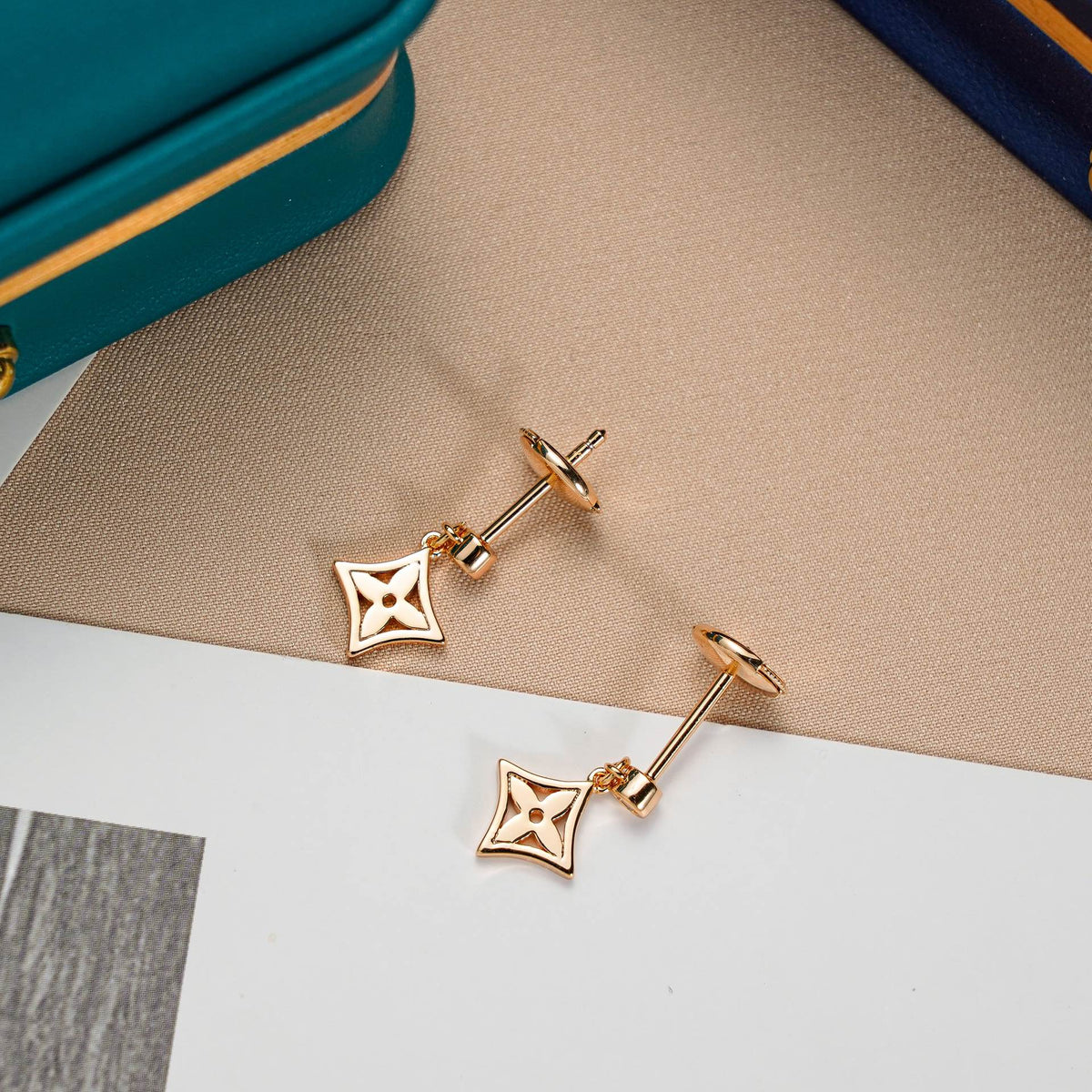 [⭐Novea]STAR EARRINGS GOLD