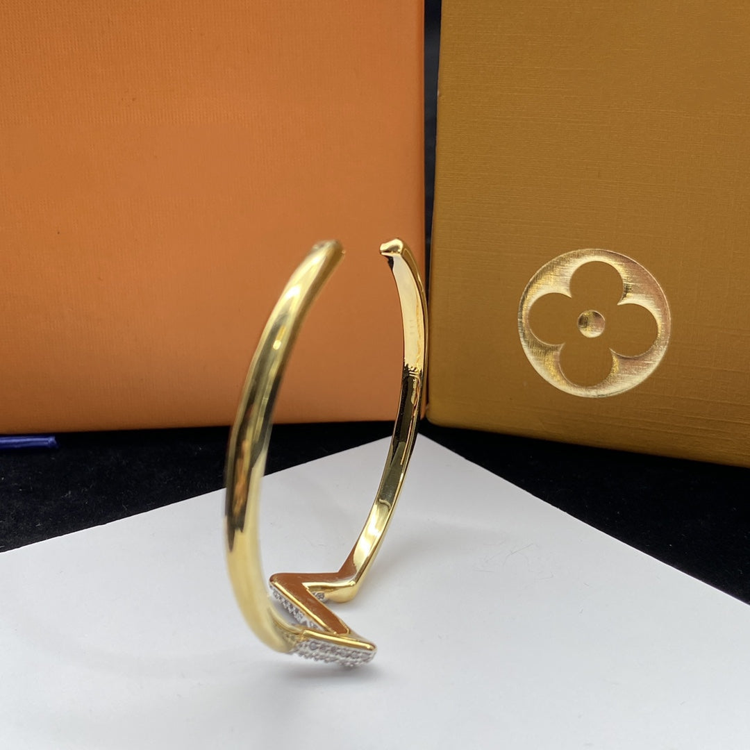 [⭐Novea]VOLTE UPSITE DOWN DIAMOND GOLD OPEN BRACELET