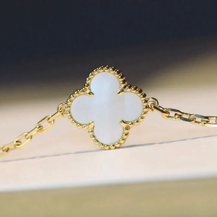 [⭐Novea]CLOVER 20 MOTIFS WHITE MOP NECKLACE