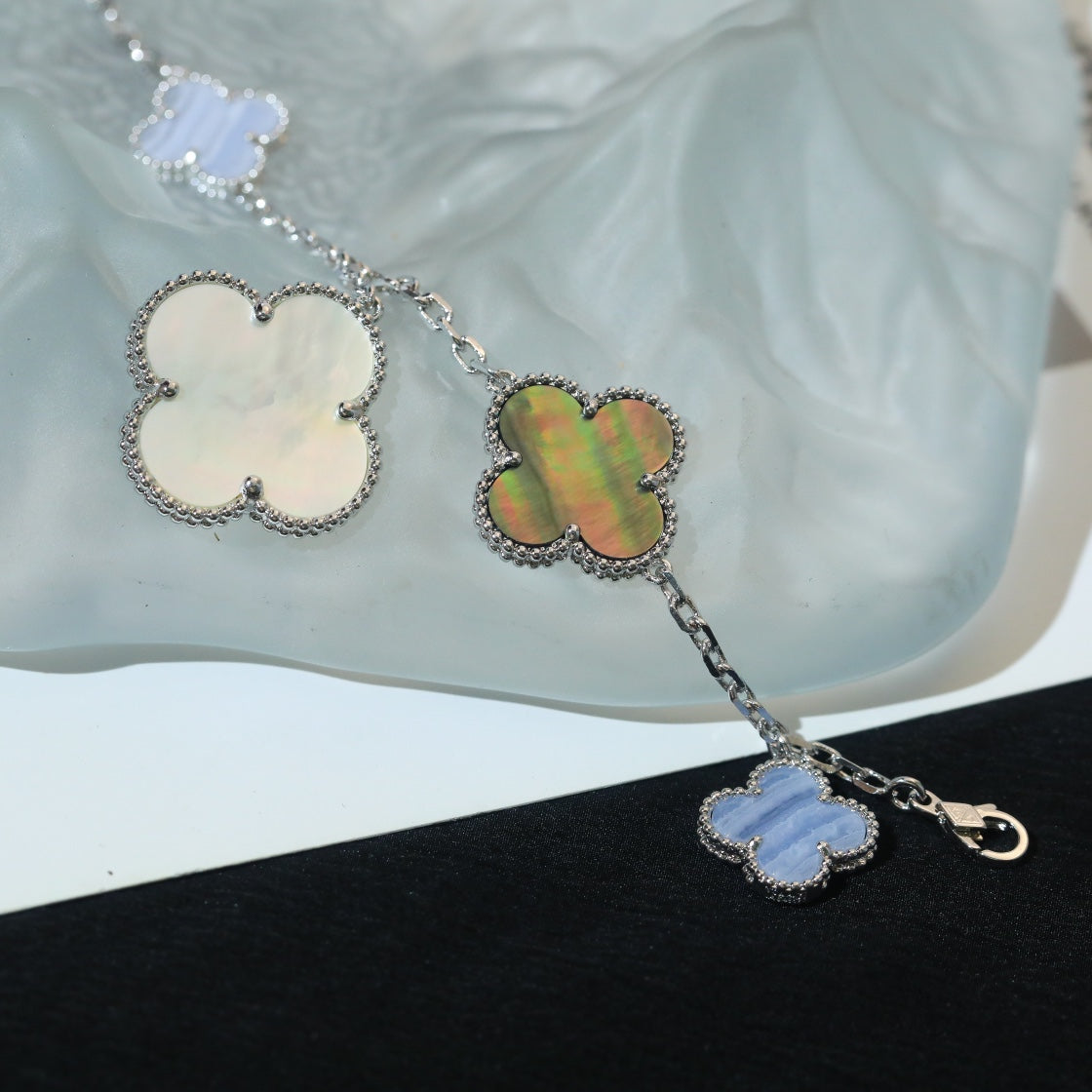 [⭐Novea]CLOVER BRACELET 5 MOTIFS MOP CHALCEDONY SILVER