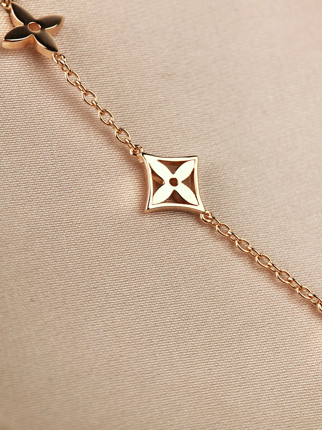 [⭐Novea]STAR AND SUN 7 MOTIFS GOLD BRACELET