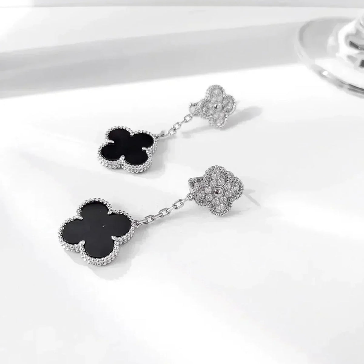 [⭐Novea]CLOVER 2 MOTIFS  DIAMOND ONYX EARRINGS SILVER