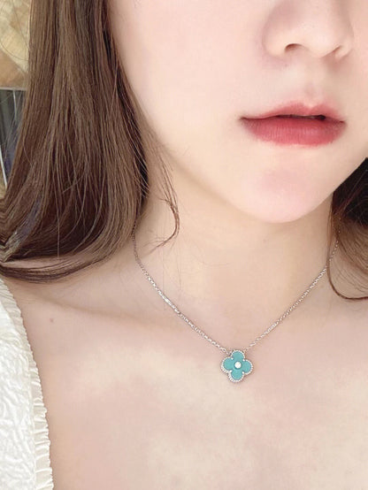 [⭐Novea]CLOVER 1 DIAMOND LIGHT BLUE SILVER NECKLACE