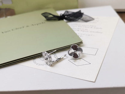 [⭐Novea]CLOVER MEDIUM STUD EARRINGS