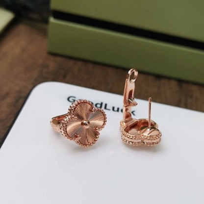 [⭐Novea]CLOVER MEDIUM STUD EARRINGS