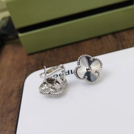 [⭐Novea]CLOVER MEDIUM STUD EARRINGS