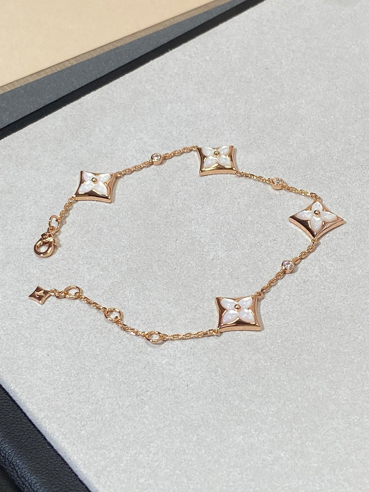 [⭐Novea]STAR 4 MOTIF MOP DIAMOND PINK GOLD BRACELET