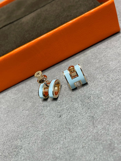 [⭐Novea]POP H SKY BLUE STUD EARRINGS