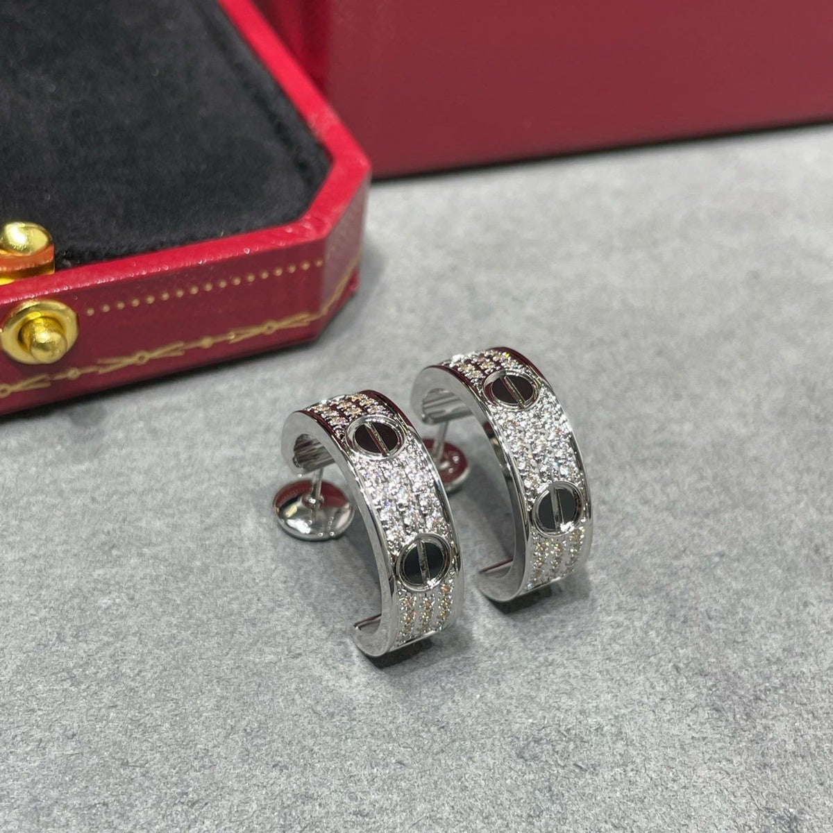 [⭐Novea]LOVE CERAMIC DIAMOND PAVED SILVER EARRINGS