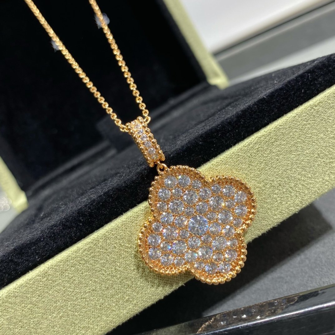 [⭐Novea]CLOVER 25MM LARGE PEDANT DIAMOND PAVED LONG NECKLACE