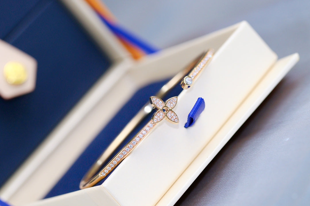[⭐Novea]IDYLLE PINK GOLD OPEN BRACELET DIAMOND PAVED