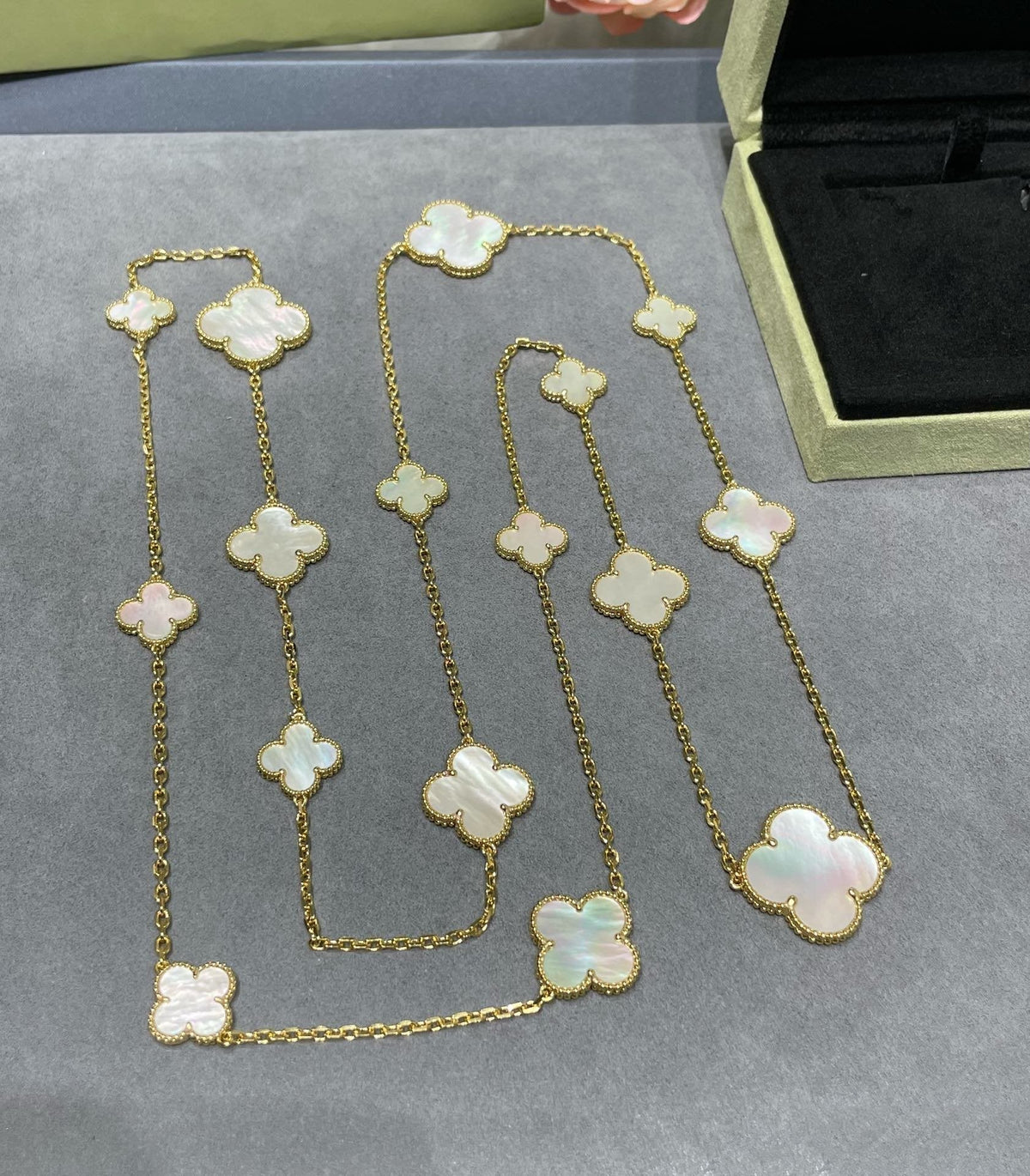 [⭐Novea]CLOVER 16 MOTIF WHITE MOP GOLD NECKLACE