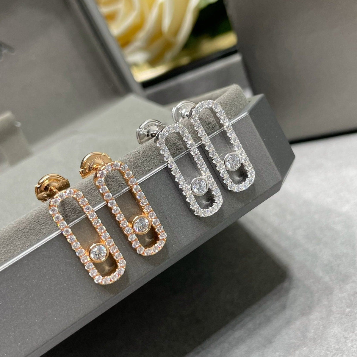 [⭐Novea]MOVE UNO STUD DIAMOND PAVED EARRINGS