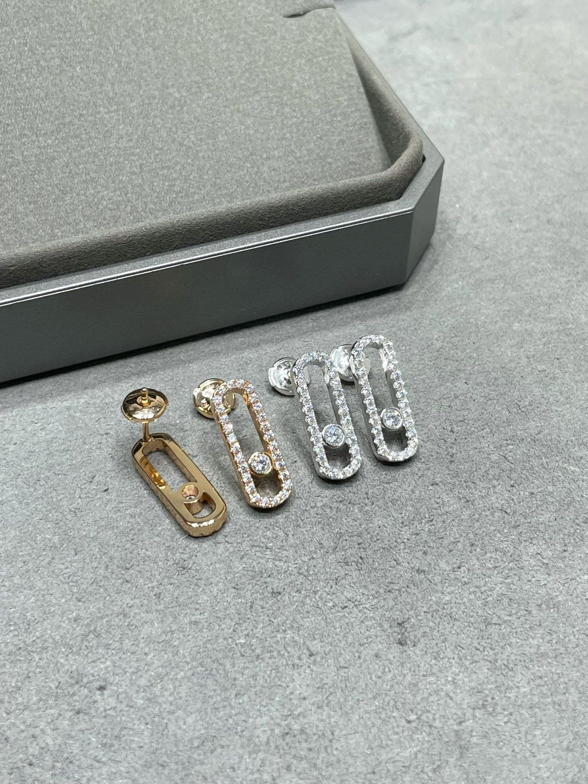 [⭐Novea]MOVE UNO STUD DIAMOND PAVED EARRINGS