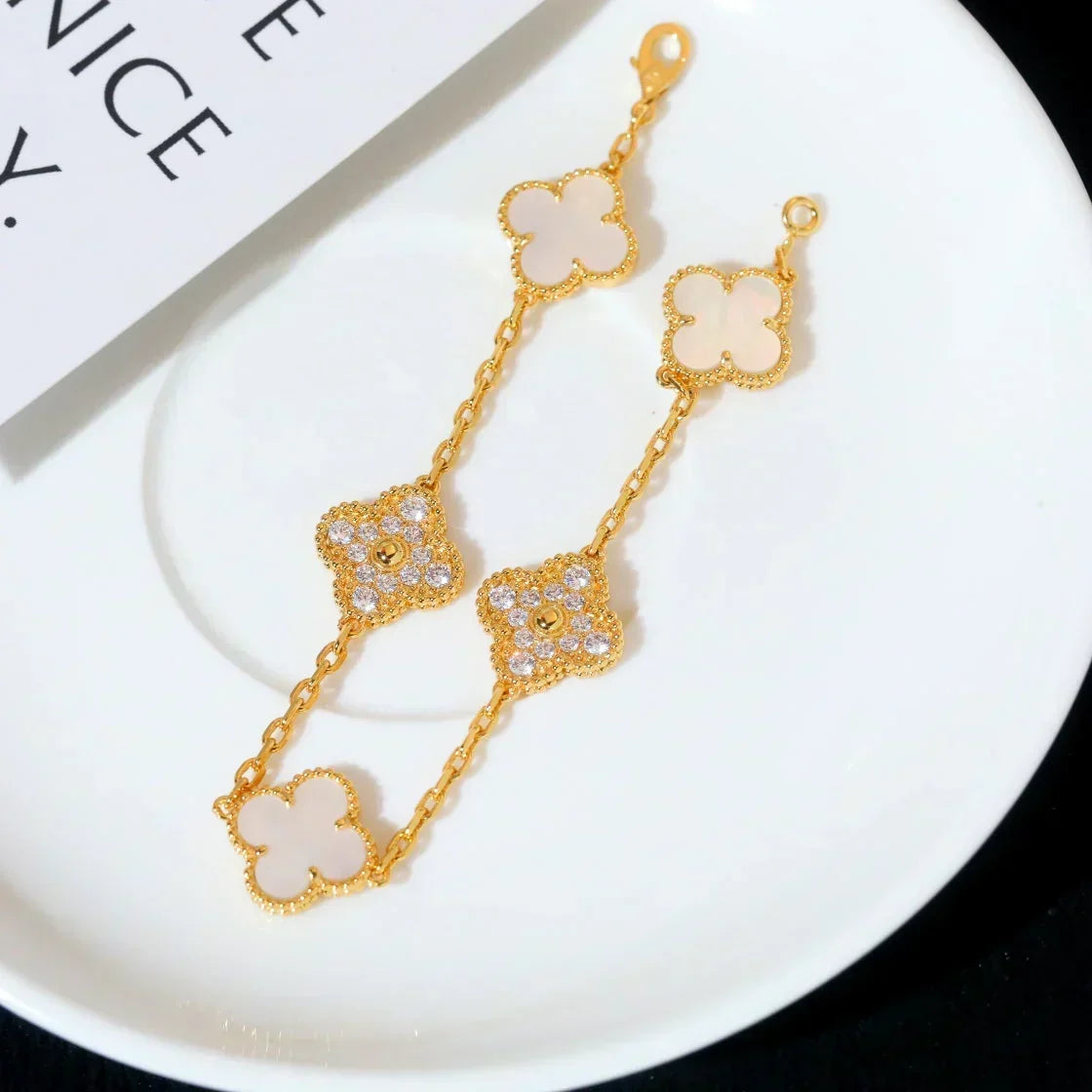 [⭐Novea]CLOVER WHITE PEARL MOP 5 MOTIF BRACELET COLLECTION