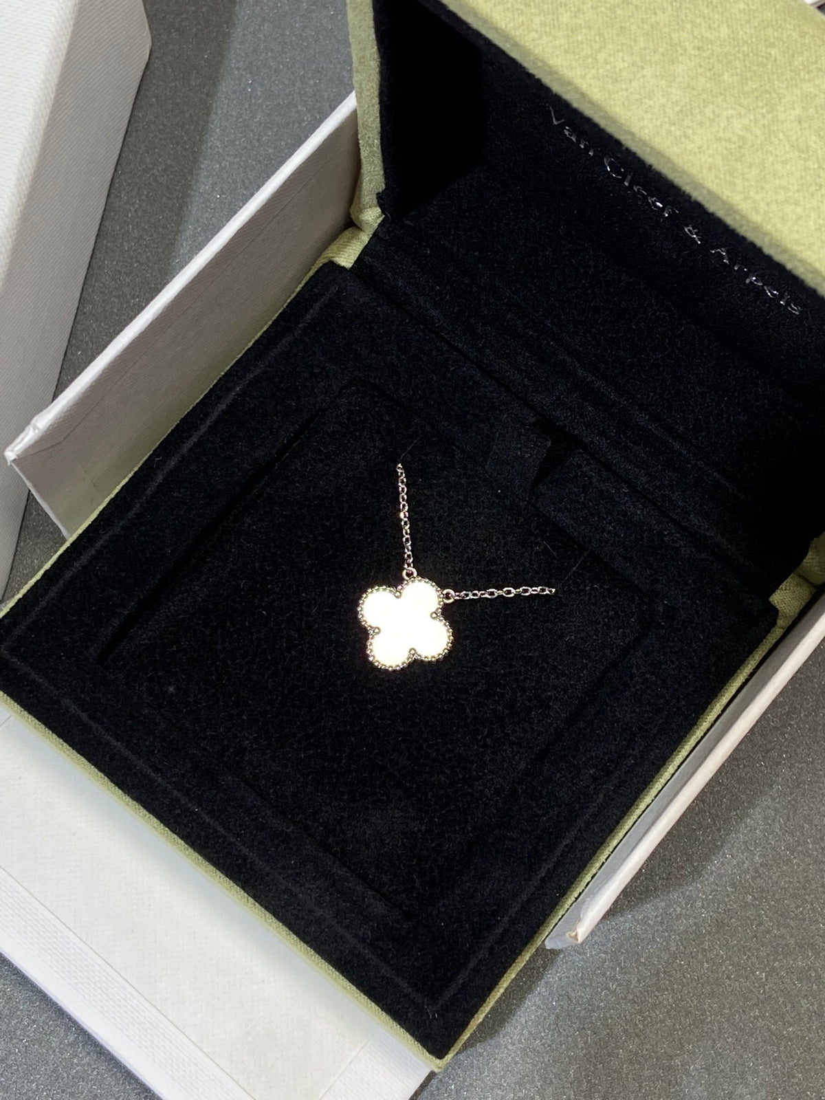 [⭐Novea]CLOVER MEDIUM SILVER WHITE MOP NECKLACE