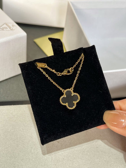 [⭐Novea]CLOVER ROCK CRYSTAL ROSE GOLD NECKLACE