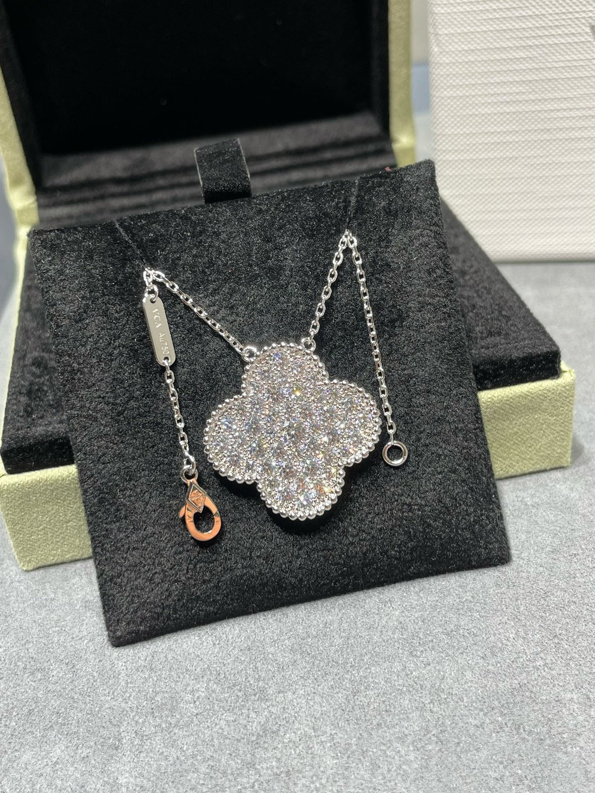 [⭐Novea]CLOVER 25MM LARGE PENDANT DIAMOND PAVED SILVER NECKLACE