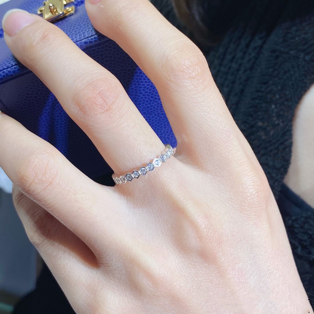 [⭐Novea]BEE LOVE DIAMOND PAVED SMALL RING