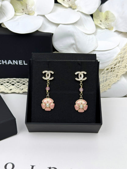 [⭐Novea]26C Pink Camellia Enamel Pendant with Double C Earrings