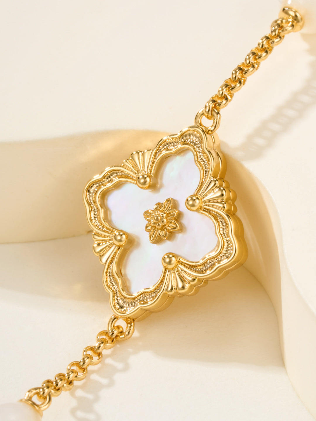 [⭐Novea]B.C.L ENAMELED Three-Flower Bracelet（Trumpet)