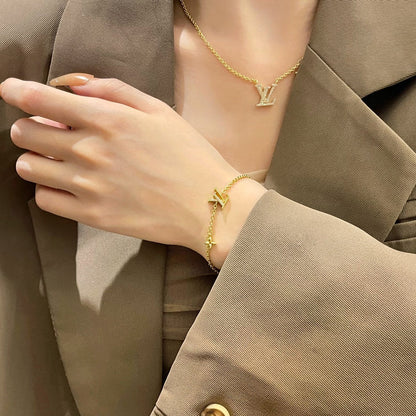 [⭐Novea]LOGO STAR MOTIF GOLD BRACELET
