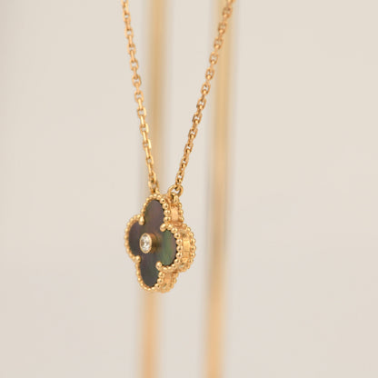 [⭐Novea]CLOVER 15MM DIAMOND AND MOTHER-OF-GREY NECKLACE