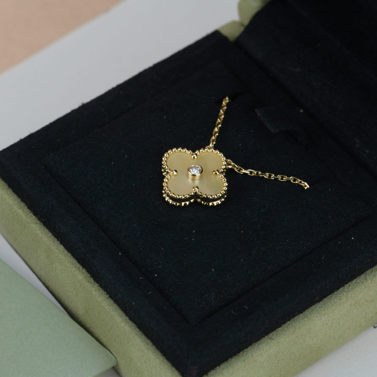 [⭐Novea]CLOVER 15MM DIAMOND GOLD MOTHER OF PEARL NECKLACE