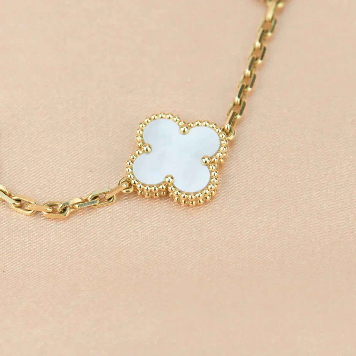 [⭐Novea]CLOVER WHITE PEARL MOP 5 MOTIF BRACELET COLLECTION