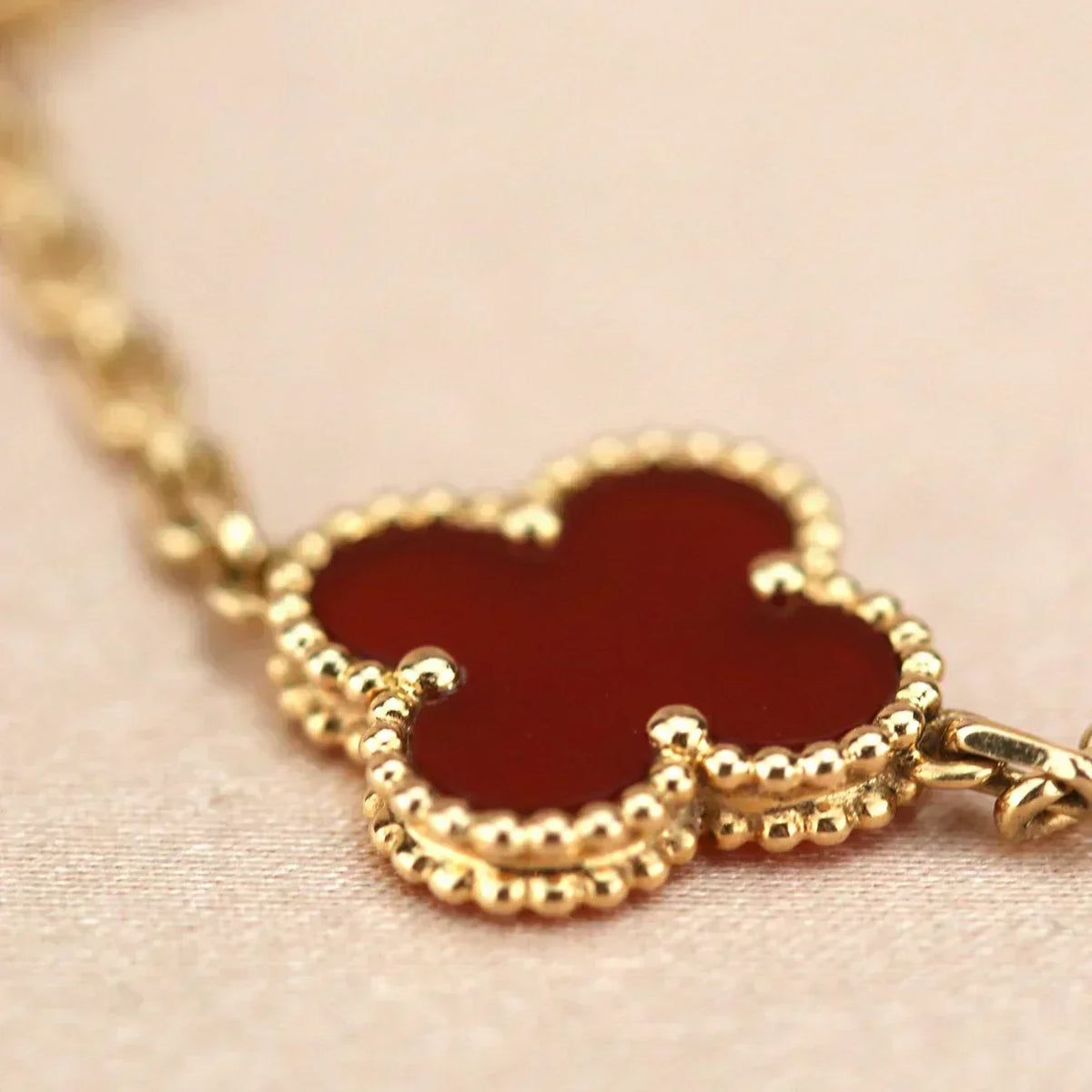 [⭐Novea] CLOVER 5 MOTIF RED CORNELIAN BRACELET COLLECTION
