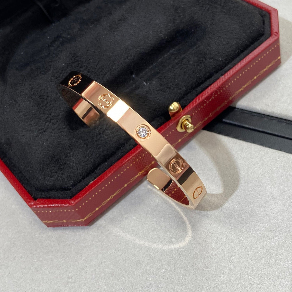 [⭐Novea]LOVE BRACELET 6.1MM 1 DIAMOND OPEN CUFF