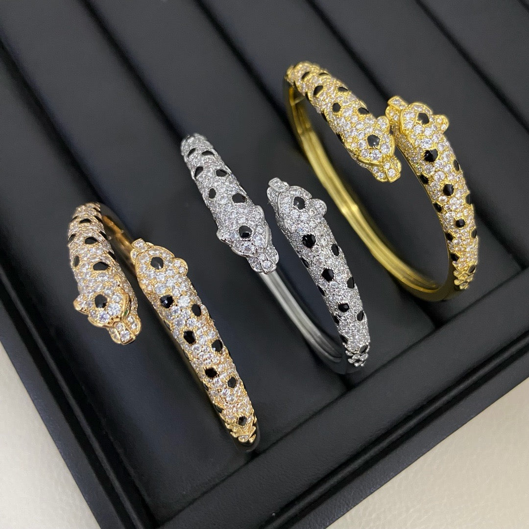 [⭐Novea]PANTHERE DOUBLE HEADED HALF DIAMOND OPEN BRACELET