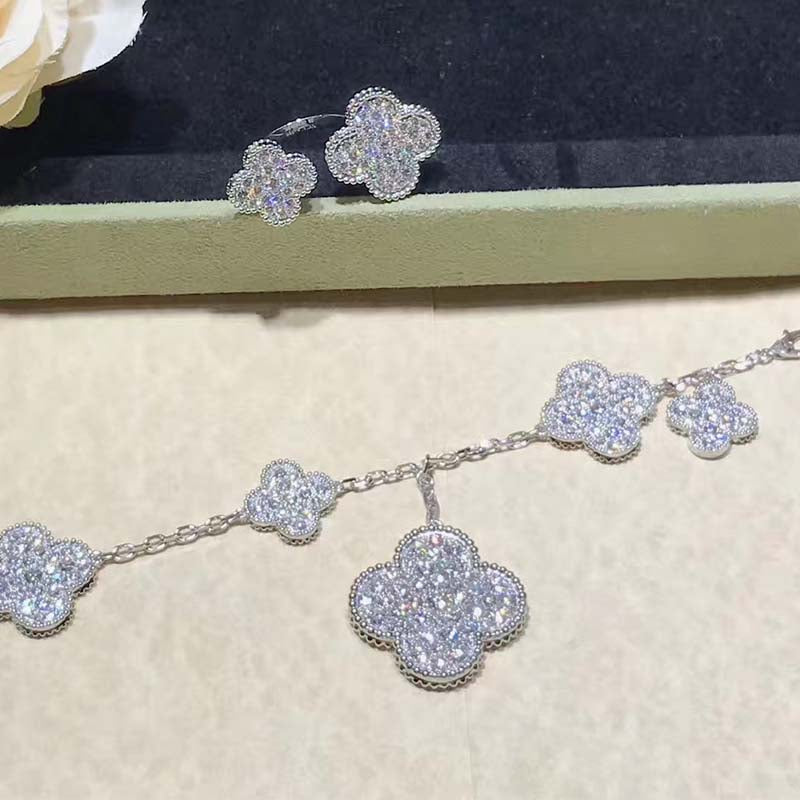 [⭐Novea]CLOVER 6 MOTIFS SILVER DIAMOND BRACELET
