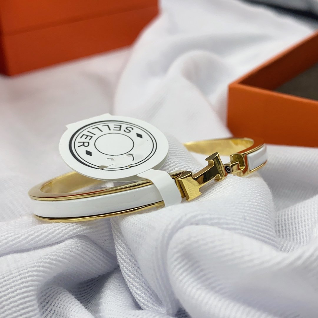 [⭐Novea]CLASSIC HM CLIC WHITE 8MM ENAMEL BRACELET