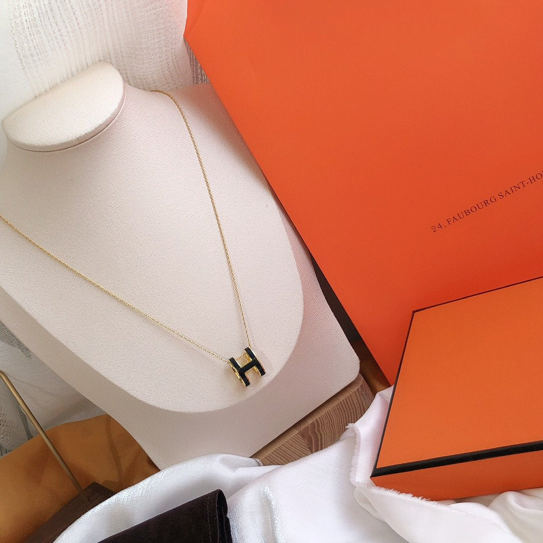 [⭐Novea]HM CLIC BLACK ENAMEL GOLD NECKLACE
