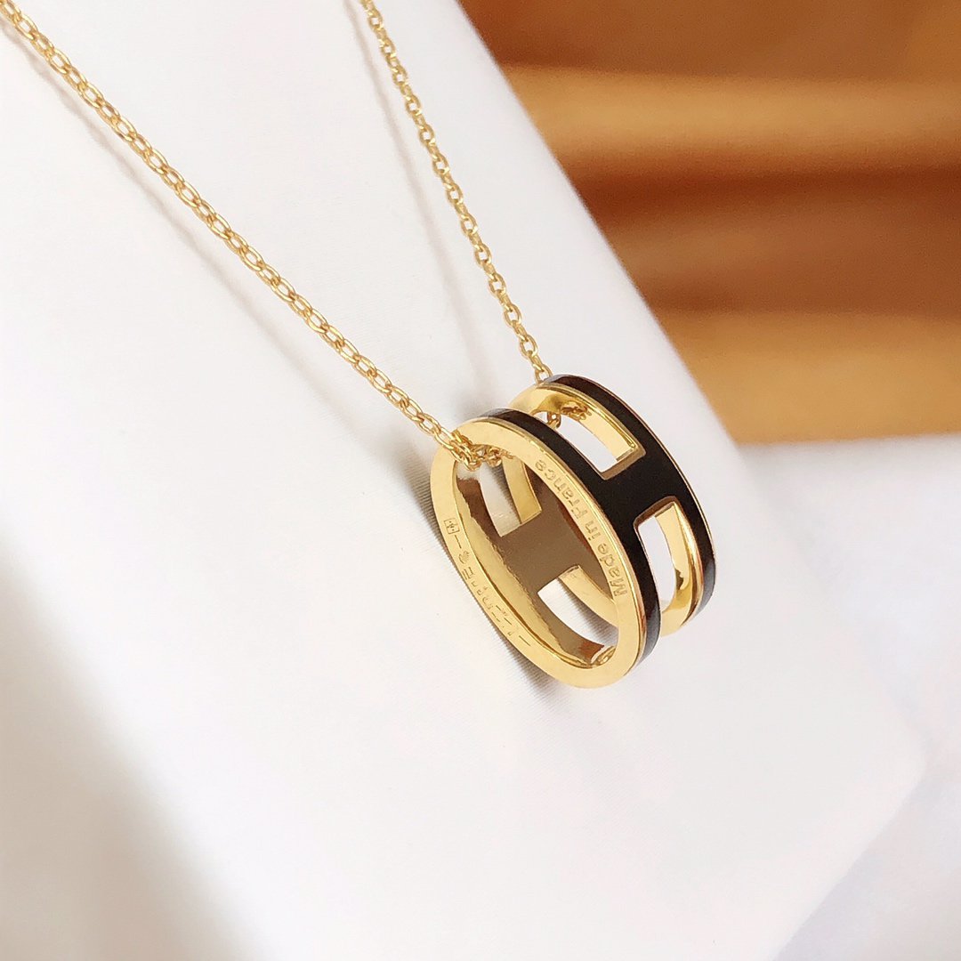 [⭐Novea]HM CLIC BLACK ENAMEL GOLD NECKLACE