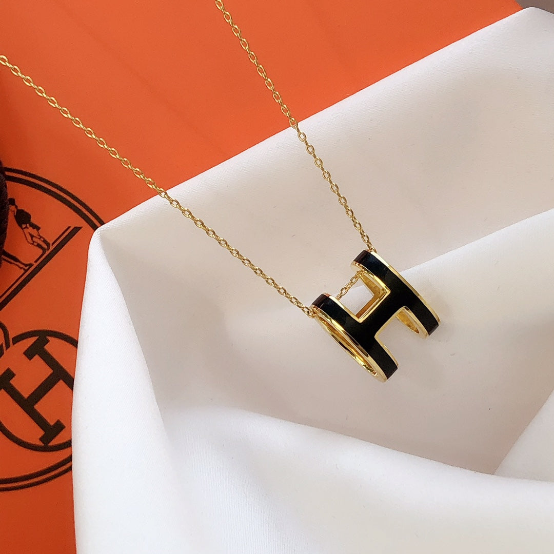 [⭐Novea]HM CLIC BLACK ENAMEL GOLD NECKLACE