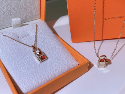 [⭐Novea]HM ADVANCED NICHE LOCK HEAD NECKLACE DIAMONDS