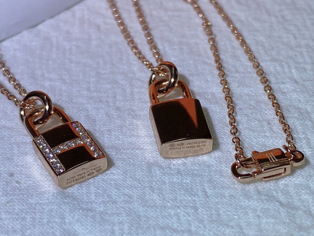 [⭐Novea]HM ADVANCED NICHE LOCK HEAD NECKLACE DIAMONDS