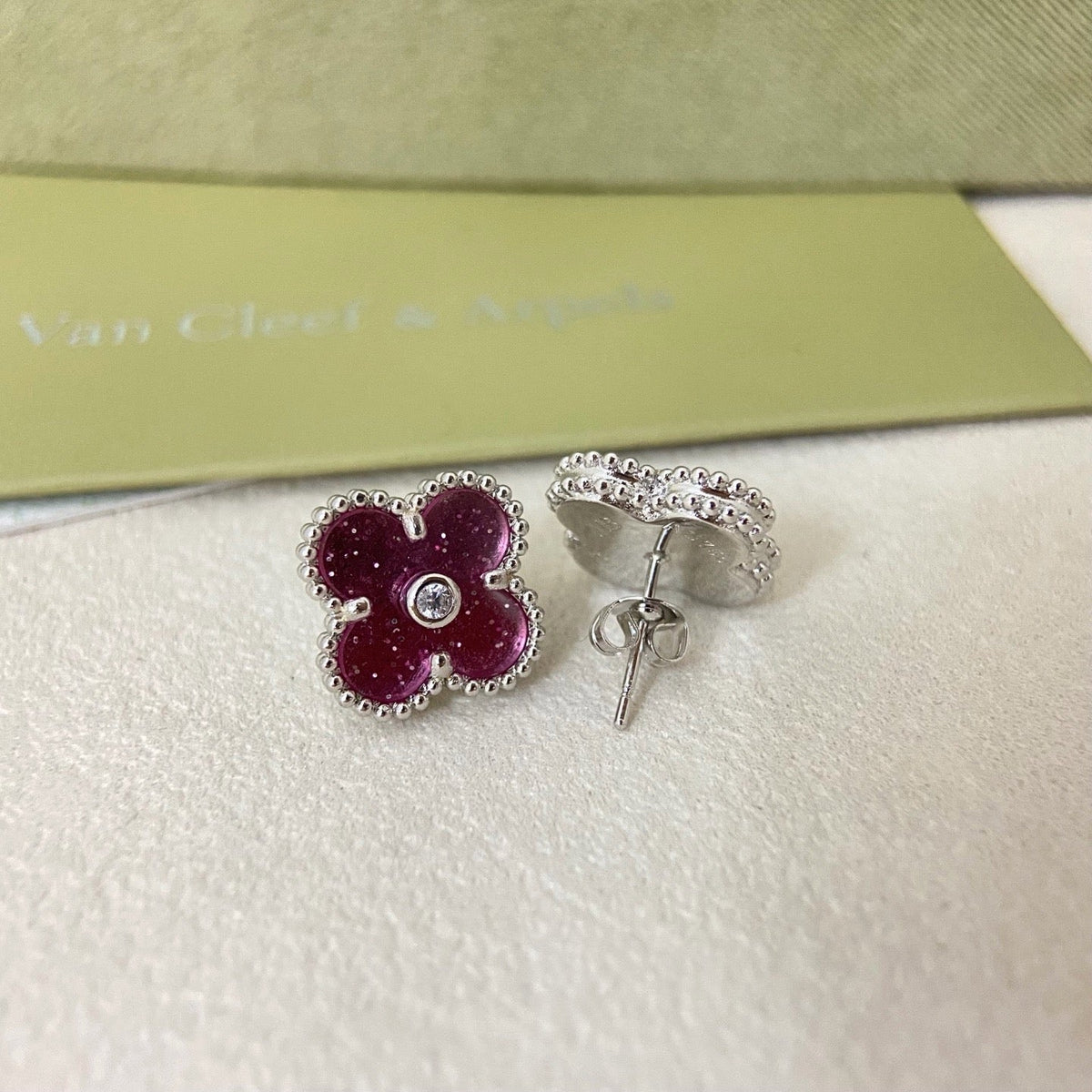 [⭐Novea]2026 NEW  CLOVER 1 MOTIFPINK ENAMEL STUD EARRINGS WITH DIAMONDS