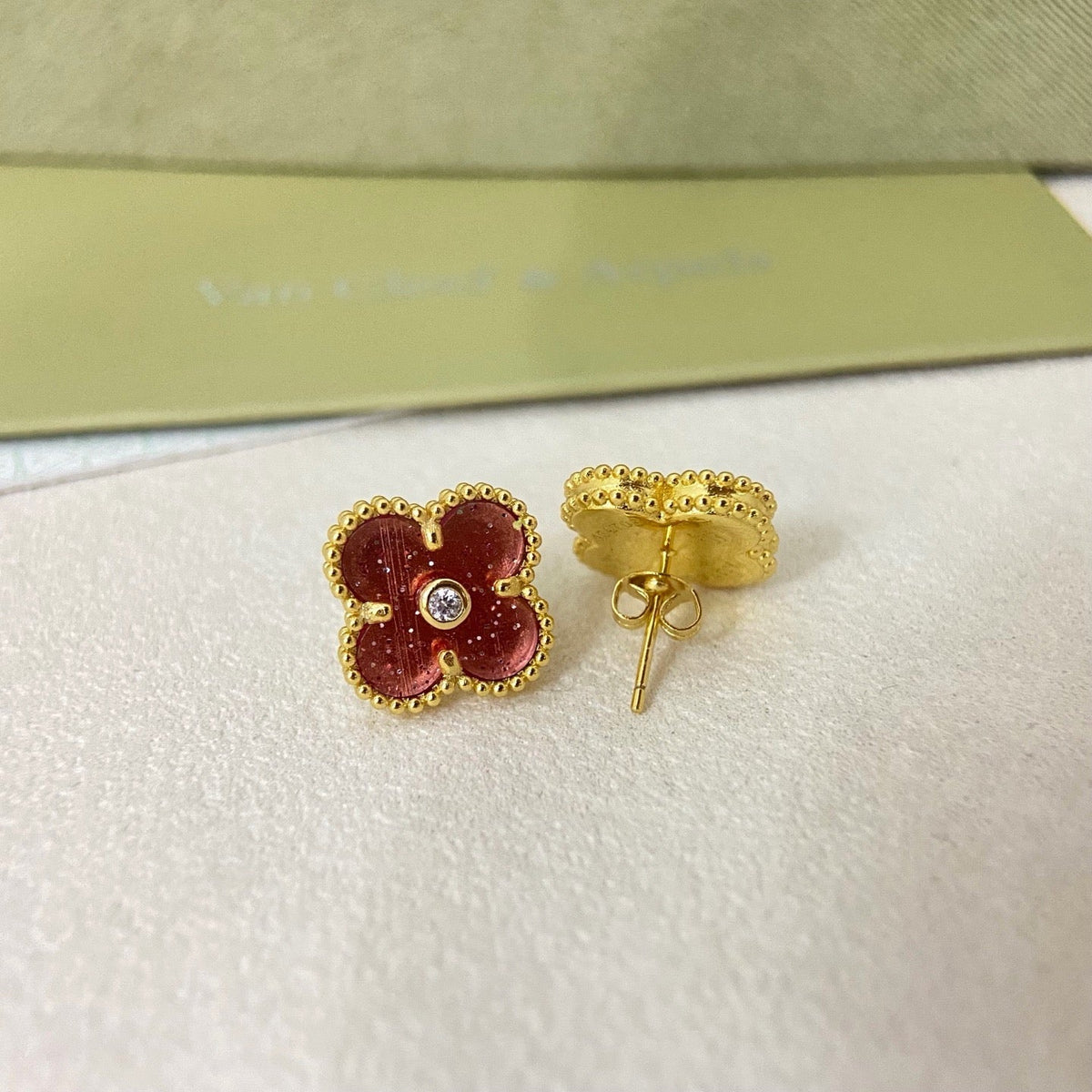 [⭐Novea]2026 NEW  CLOVER 1 MOTIFPINK ENAMEL STUD EARRINGS WITH DIAMONDS
